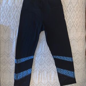 Express Core Performance Cropped Leggings